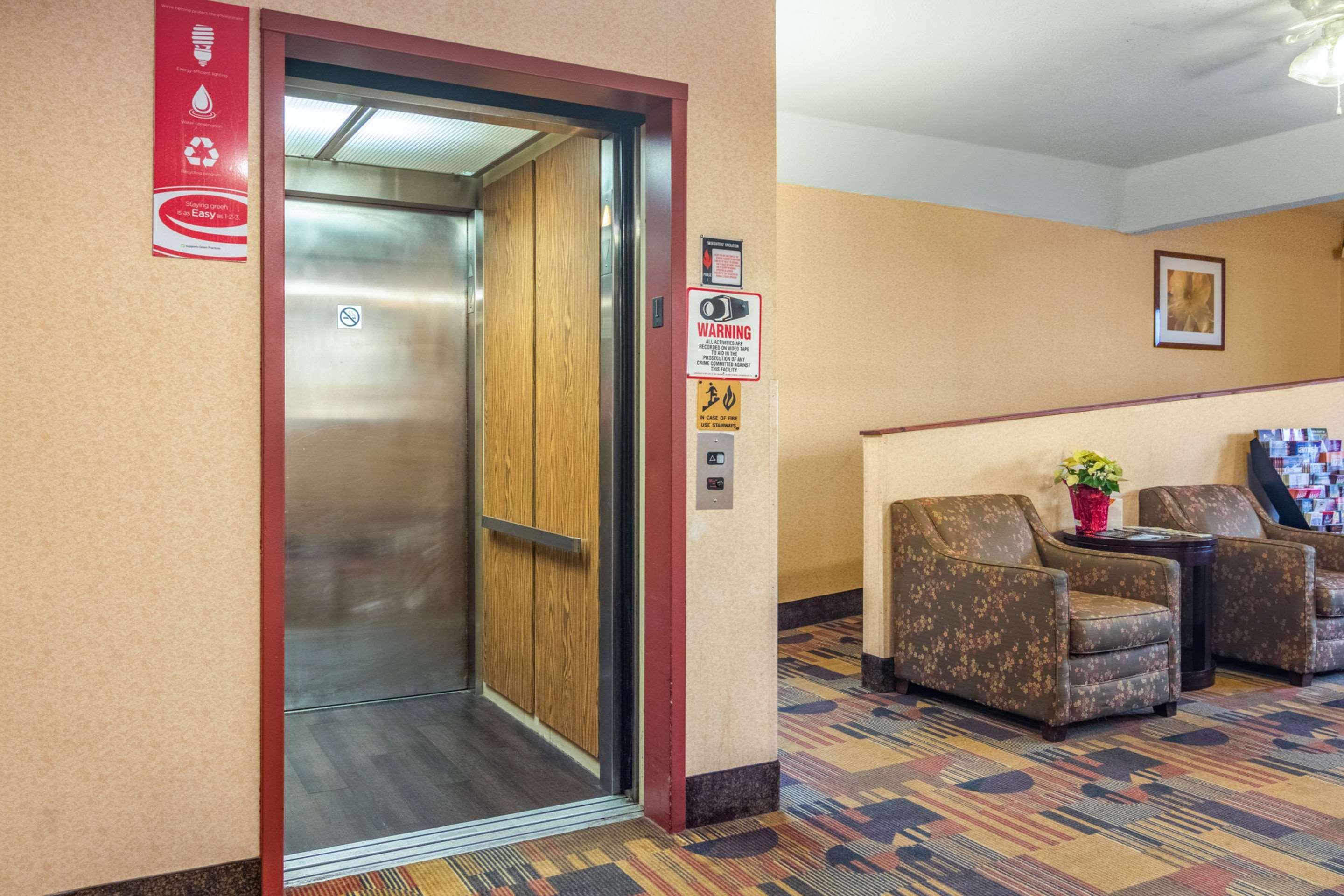 Econo Lodge Kent Exteriér fotografie