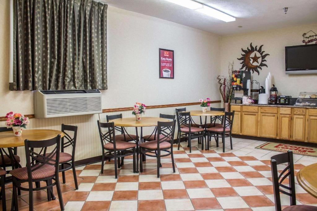 Econo Lodge Kent Exteriér fotografie